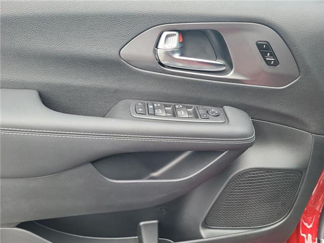 2026 Chrysler Pacifica Select (Stk: 260052) in Windsor - Image 11 of 26