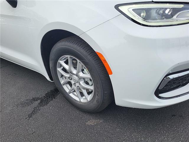 2026 Chrysler Pacifica Select (Stk: 260051) in Windsor - Image 10 of 24