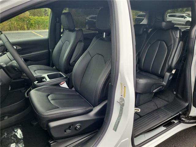 2026 Chrysler Pacifica Select (Stk: 260051) in Windsor - Image 13 of 24