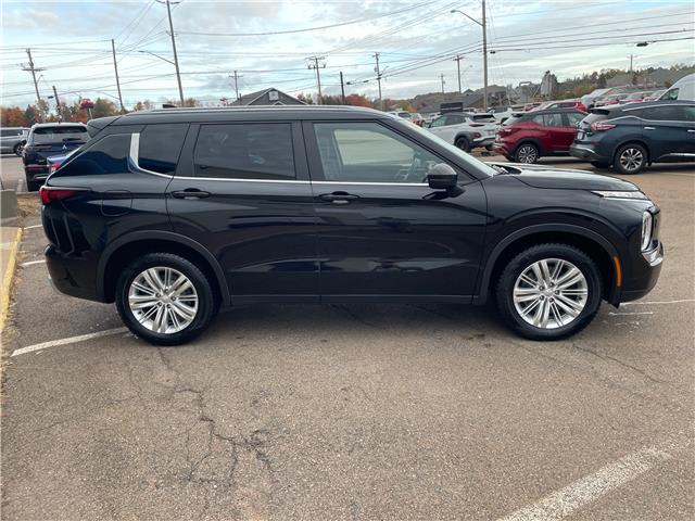 2023 Mitsubishi Outlander SE in Charlottetown - Image 6 of 20