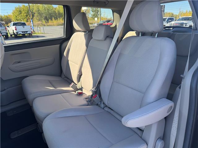 2020 Kia Sedona LX (Stk: 26115A) in Cornwall - Image 12 of 25