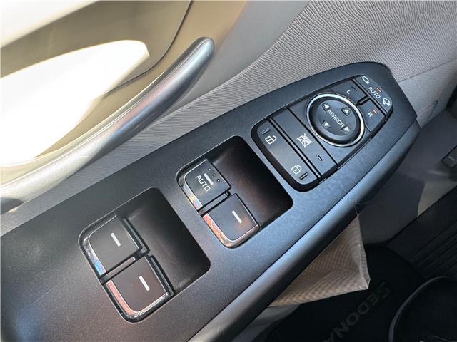 2020 Kia Sedona LX (Stk: 26115A) in Cornwall - Image 5 of 25