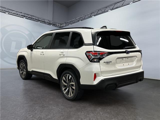 2025 Subaru Forester Touring photo 3