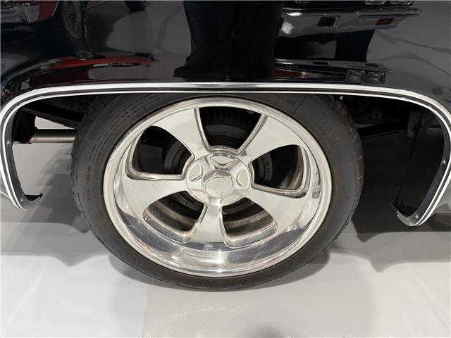 1985 Chevrolet C10 Resto-Mod  (Stk: 728760) in Watford - Image 18 of 32