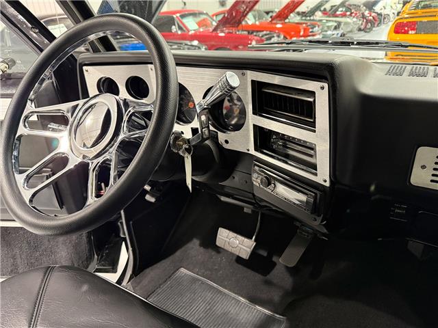 1985 Chevrolet C10 Resto-Mod  (Stk: 728760) in Watford - Image 25 of 32