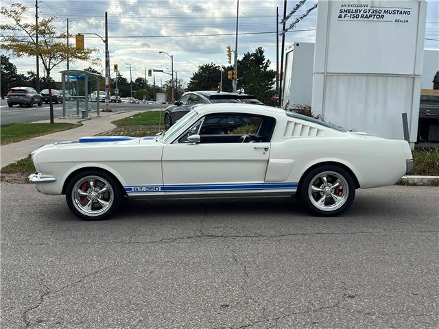 1965 Ford Mustang Fastback (Stk: Z1965MUSTANG) in Toronto - Image 5 of 34