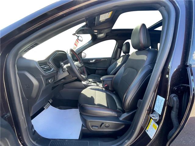 2023 Ford Escape ST-Line (Stk: 10552) in Golden - Image 9 of 16