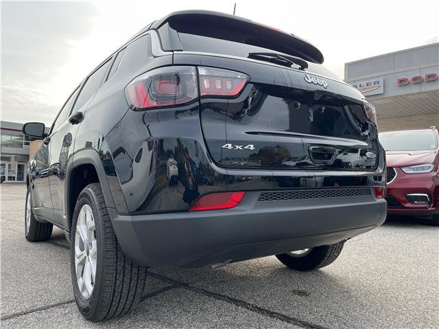 2026 Jeep Compass North (Stk: 26-135) in Sarnia - Image 3 of 22