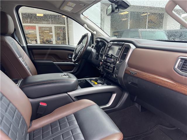 2019 Nissan Titan Platinum (Stk: 25T922A) in CRESTON - Image 10 of 28 2019 Nissan Titan Platinum (Stk: 25T922A) in CRESTON - Image 10 of 28