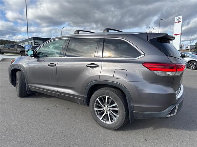 2018 Toyota Highlander  (Stk: S687350A) in Cranbrook - Image 3 of 17