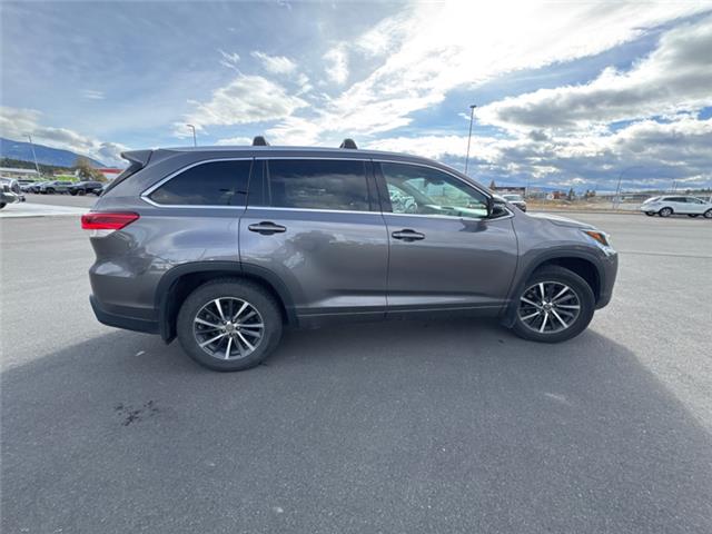 2018 Toyota Highlander  (Stk: S687350A) in Cranbrook - Image 6 of 17