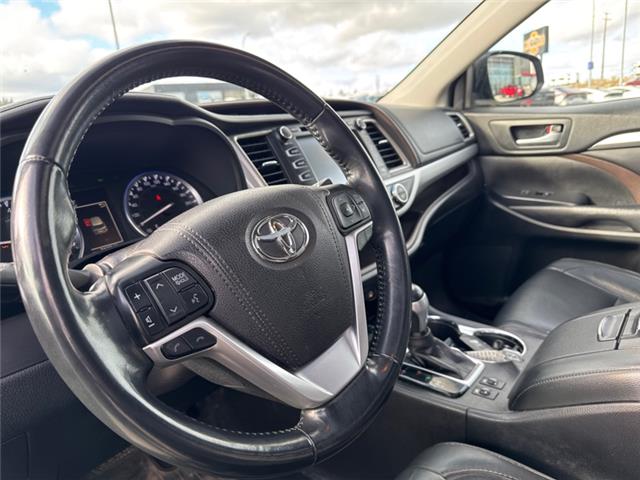 2018 Toyota Highlander  (Stk: S687350A) in Cranbrook - Image 9 of 17