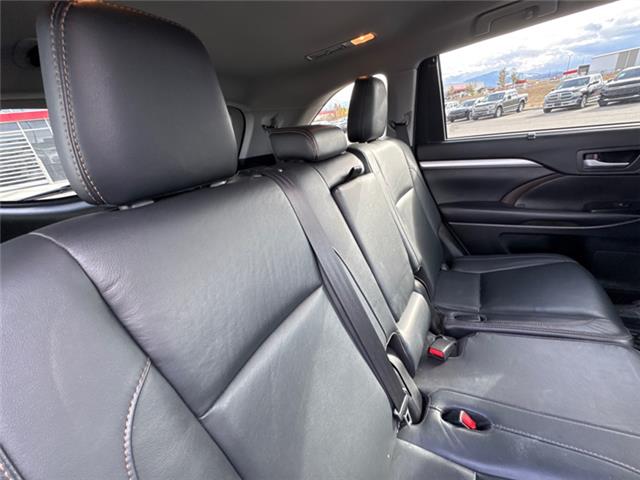 2018 Toyota Highlander  (Stk: S687350A) in Cranbrook - Image 11 of 17