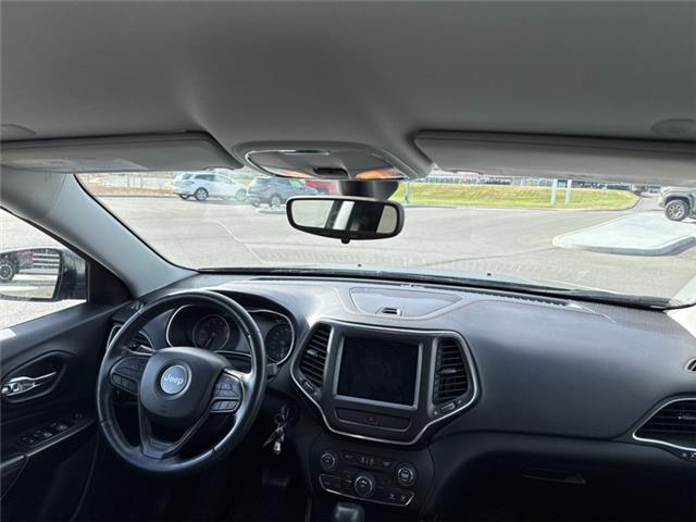 2020 Jeep Cherokee Trailhawk (Stk: 5056469A) in Cranbrook - Image 10 of 18