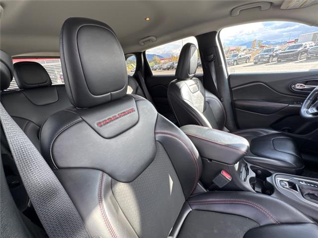 2020 Jeep Cherokee Trailhawk (Stk: 5056469A) in Cranbrook - Image 11 of 18