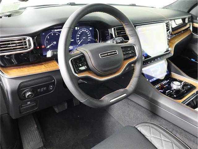 2025 Jeep Grand Wagoneer Series III (Stk: 25J219) in Calgary - Image 16 of 22