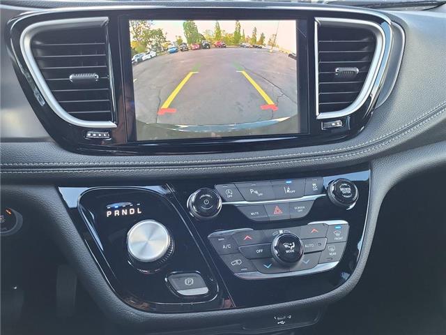 2026 Chrysler Pacifica Select (Stk: 260060) in Windsor - Image 16 of 24