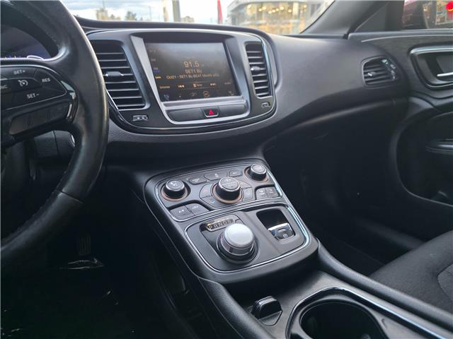 2015 Chrysler 200 S (Stk: 2510532) in Waterloo - Image 21 of 25