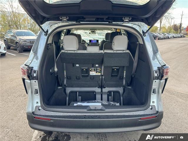 2025 Toyota Sienna LE 8-Passenger (Stk: 164170) in London - Image 10 of 21