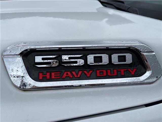 2024 RAM 5500 Chassis Tradesman/SLT/Laramie/Limited (Stk: 24-871) in Sarnia - Image 11 of 34