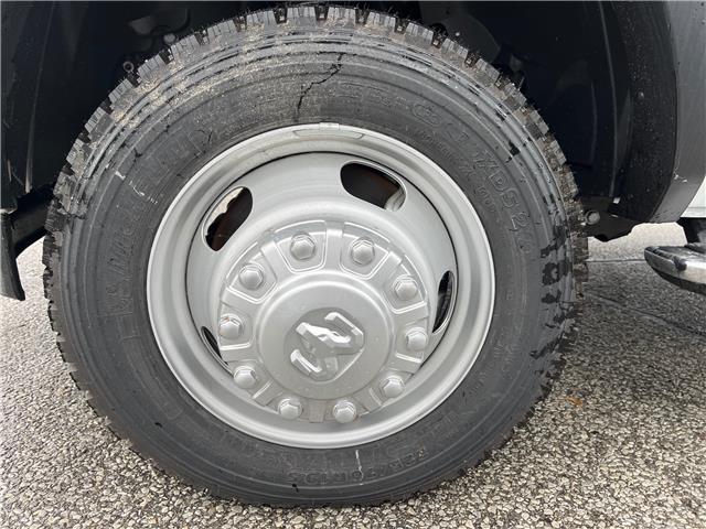 2024 RAM 5500 Chassis Tradesman/SLT/Laramie/Limited (Stk: 24-871) in Sarnia - Image 14 of 34