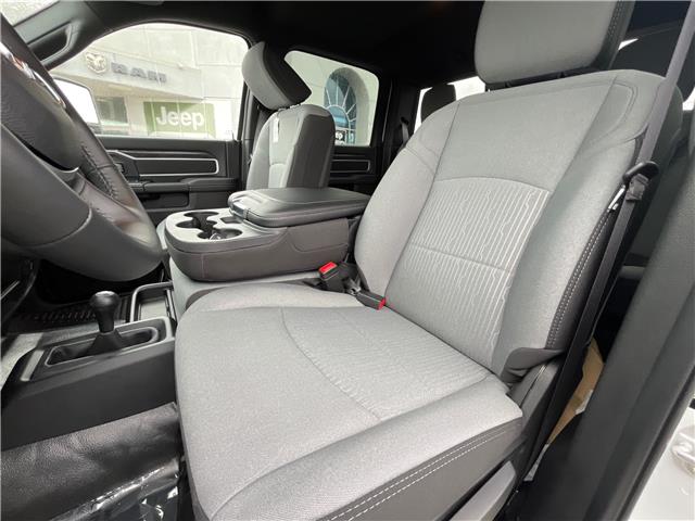 2024 RAM 5500 Chassis Tradesman/SLT/Laramie/Limited (Stk: 24-871) in Sarnia - Image 15 of 34