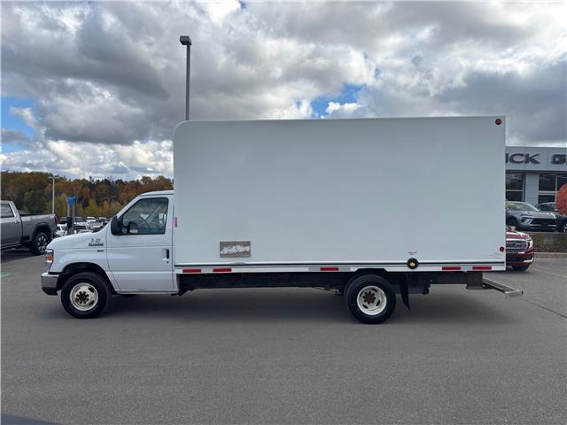2019 Ford E-450 Cutaway Base (Stk: U8993A) in Uxbridge - Image 4 of 20