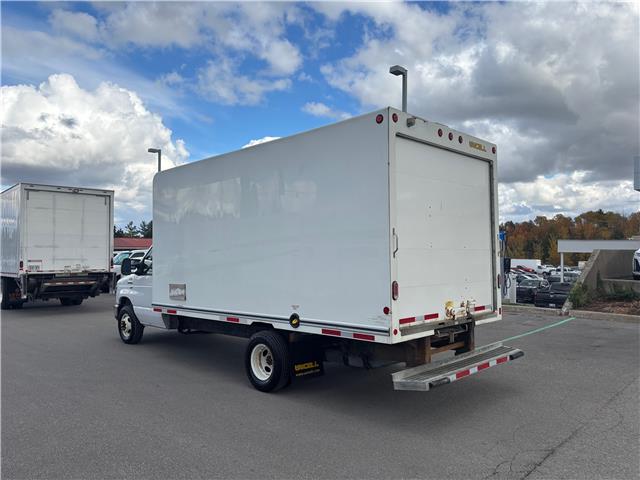 2019 Ford E-450 Cutaway Base (Stk: U8993A) in Uxbridge - Image 5 of 20