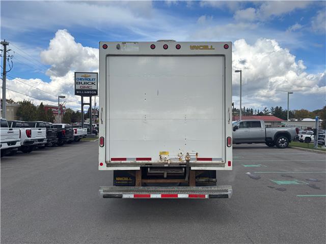 2019 Ford E-450 Cutaway Base (Stk: U8993A) in Uxbridge - Image 6 of 20