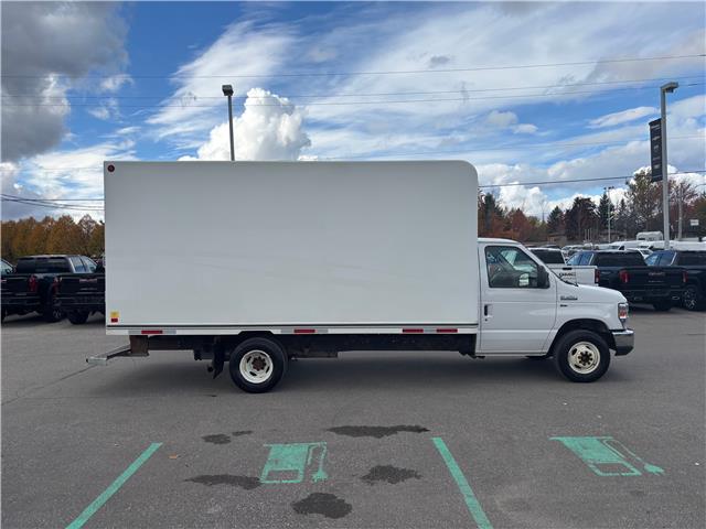 2019 Ford E-450 Cutaway Base (Stk: U8993A) in Uxbridge - Image 8 of 20