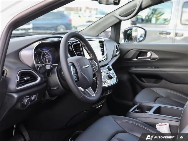 2026 Chrysler Grand Caravan SXT (Stk: T8002) in Welland - Image 13 of 27