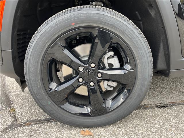 2025 Jeep Grand Cherokee L Laredo (Stk: 25-423) in Sarnia - Image 7 of 24 2025 Jeep Grand Cherokee L Laredo (Stk: 25-423) in Sarnia - Image 7 of 24