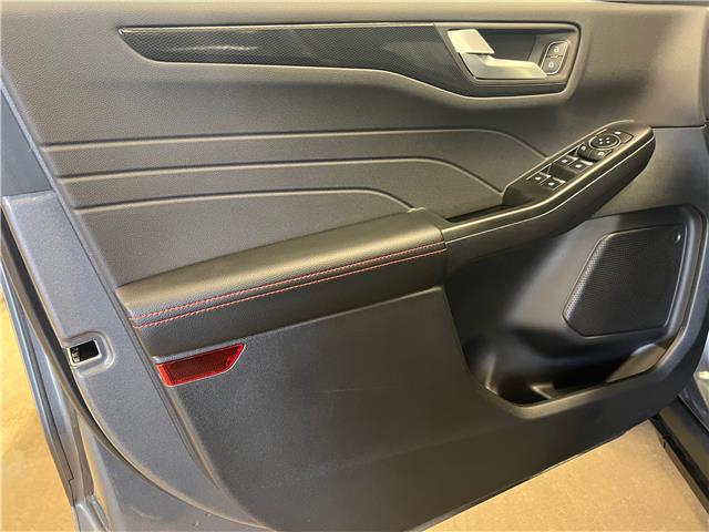 2026 Ford Escape ST-Line (Stk: 25ES33E) in St.Paul - Image 3 of 10