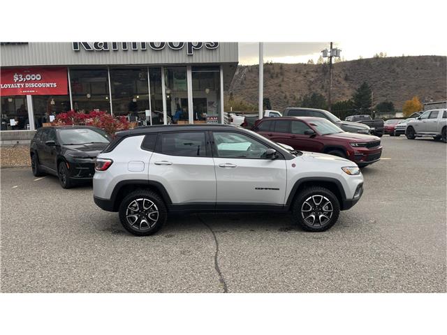 2026 Jeep Compass Trailhawk (Stk: TT013) in Kamloops - Image 8 of 26
