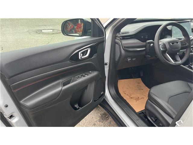 2026 Jeep Compass Trailhawk (Stk: TT013) in Kamloops - Image 9 of 26