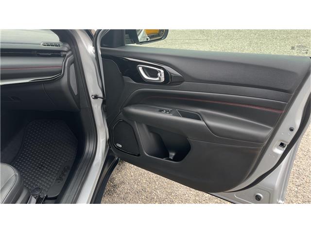 2026 Jeep Compass Trailhawk (Stk: TT013) in Kamloops - Image 10 of 26