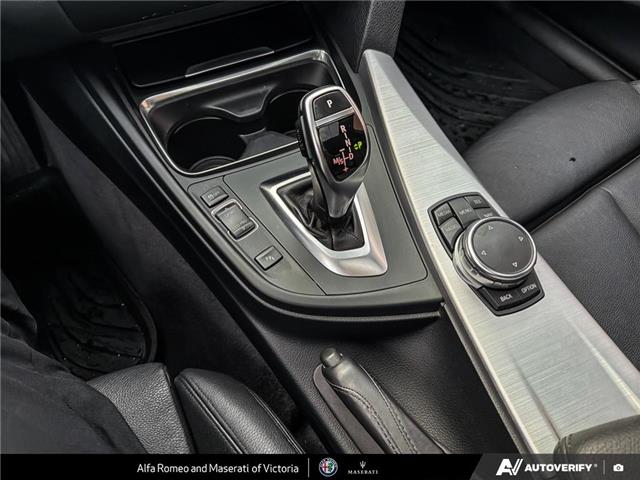 2015 BMW 335i xDrive (Stk: 912020) in Victoria - Image 18 of 25