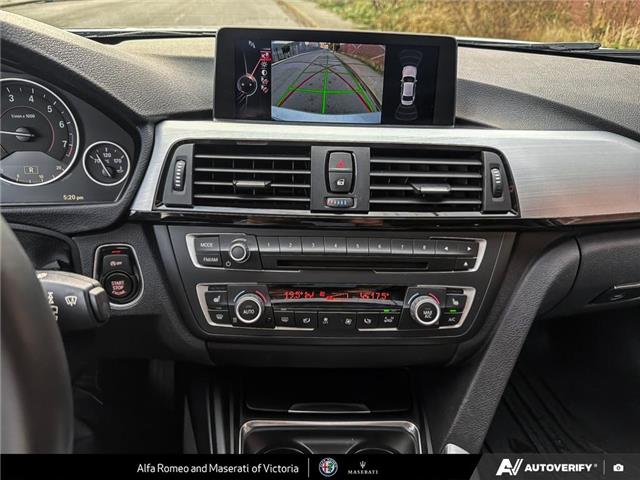2015 BMW 335i xDrive (Stk: 912020) in Victoria - Image 19 of 25