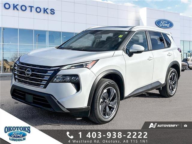 2025 Nissan Rogue SV Moonroof (Stk: B89036) in Okotoks - Image 1 of 26