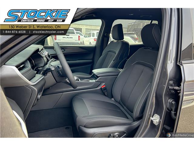 2024 Jeep Grand Cherokee L Laredo (Stk: 44211) in Waterloo - Image 4 of 17