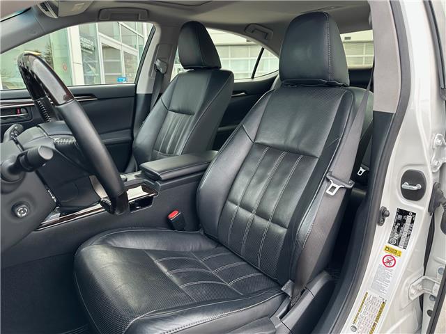 2017 Lexus ES 350 Base (Stk: W6885) in Cobourg - Image 7 of 26