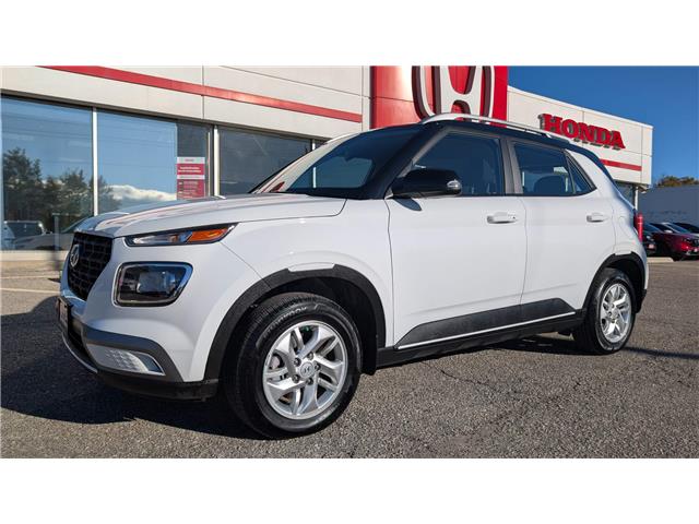 2025 Hyundai Venue Preferred w/Two-Tone (Stk: 25230B) in Simcoe - Image 1 of 15