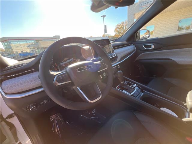 2026 Jeep Compass North (Stk: 26-143) in Sarnia - Image 9 of 17