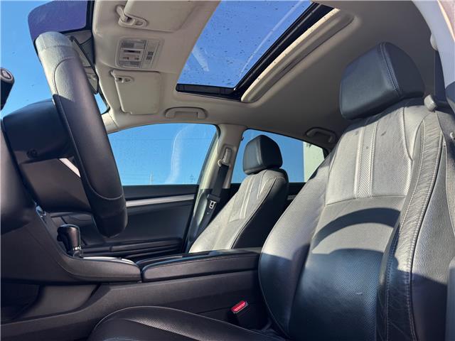 2018 Honda Civic Touring (Stk: 28196T) in Newmarket - Image 8 of 13