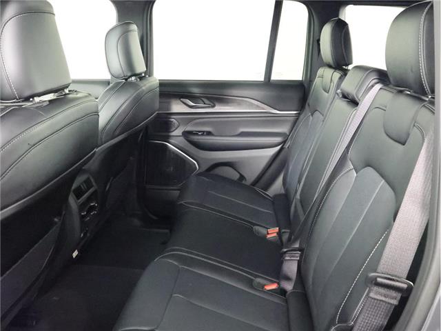 2025 Jeep Grand Cherokee Overland (Stk: 25J237) in Calgary - Image 9 of 20