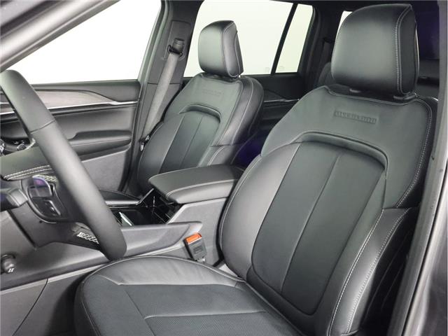 2025 Jeep Grand Cherokee Overland (Stk: 25J237) in Calgary - Image 11 of 20