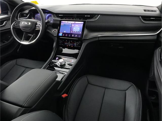 2025 Jeep Grand Cherokee Overland (Stk: 25J237) in Calgary - Image 14 of 20