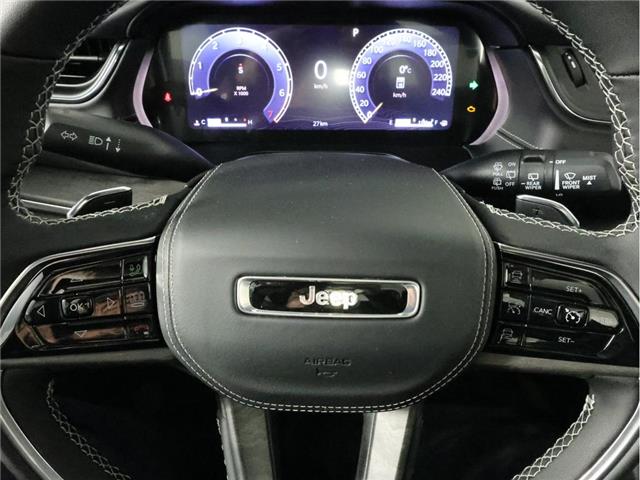 2025 Jeep Grand Cherokee Overland (Stk: 25J237) in Calgary - Image 17 of 20