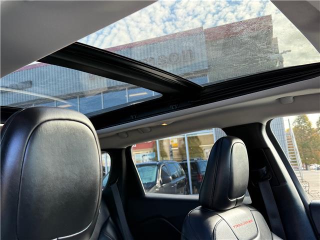 2021 Jeep Cherokee Trailhawk (Stk: W9228) in Uxbridge - Image 17 of 24