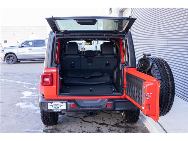 2025 Jeep Wrangler Sahara (Stk: 25551) in London - Image 6 of 24